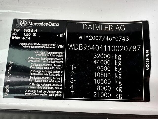 Kipper met kraan Mercedes-Benz Arocs 3243 8x4 Tridem Kipper/Kraan Euro 6