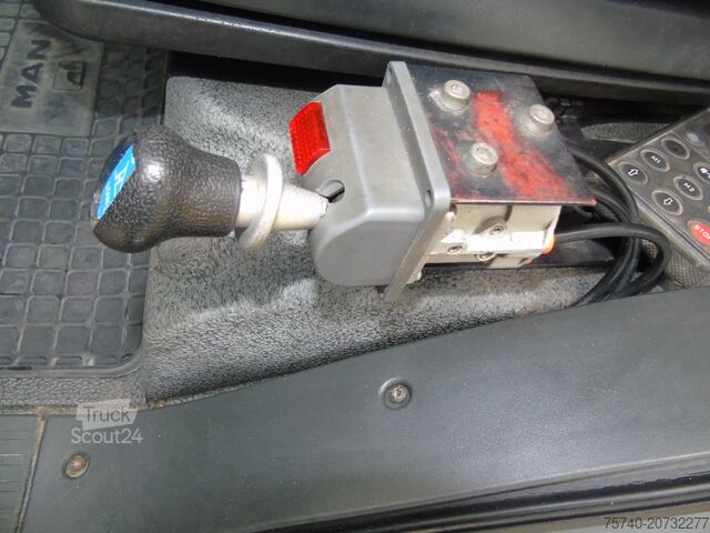 Camión grúa MAN TGM 18.250 + PALFINGER 11.001K + TIPPER + EURO 5