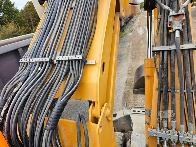 Riteņu ekskavators LIEBHERR A 904-2 C Litronic mit fahrbarer Kabine, Klima