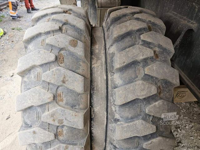 Riteņu ekskavators LIEBHERR A 904-2 C Litronic mit fahrbarer  Kabine, Klima