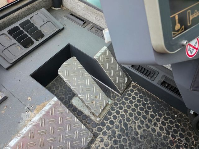 Οι υπολοιποι LIEBHERR LRS V645 Reachstacker/ Containerlader