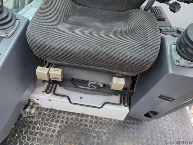 Οι υπολοιποι LIEBHERR LRS V645 Reachstacker/ Containerlader