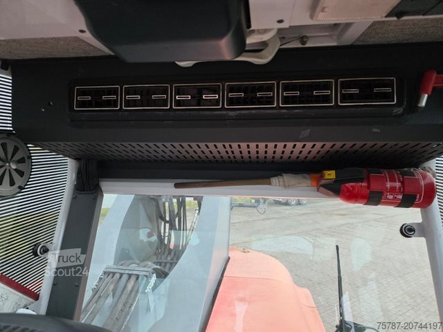 Οι υπολοιποι LIEBHERR LRS V645 Reachstacker/ Containerlader