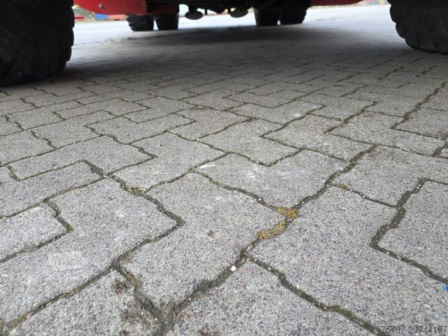 Οι υπολοιποι LIEBHERR LRS V645 Reachstacker/ Containerlader