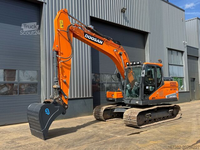 Grävmaskin med larvband Doosan DX140LC-5 - CE / Verachtert CW30 - GP edge bucket