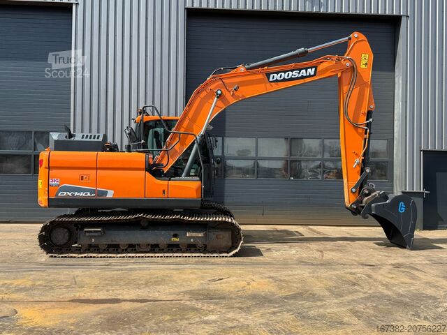 Grävmaskin med larvband Doosan DX140LC-5 - CE / Verachtert CW30 - GP edge bucket