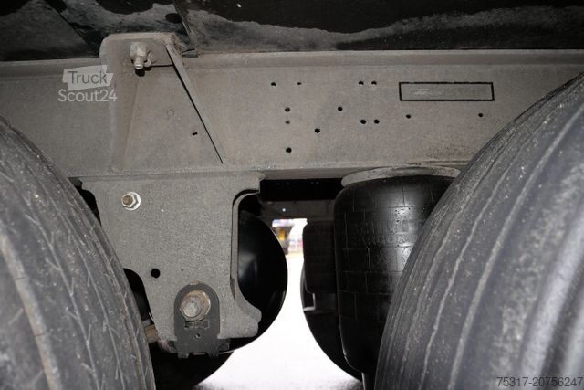 Kylsläpvagn SCHMITZ CARGOBULL SKO 24/CARRIER 1550/DOPPELSTOCK/BLUMEN 258tsd km