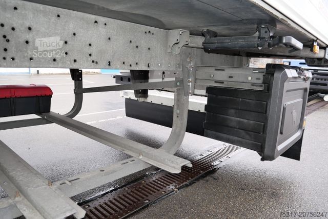 Kylsläpvagn SCHMITZ CARGOBULL SKO 24/CARRIER 1550/DOPPELSTOCK/BLUMEN 258tsd km