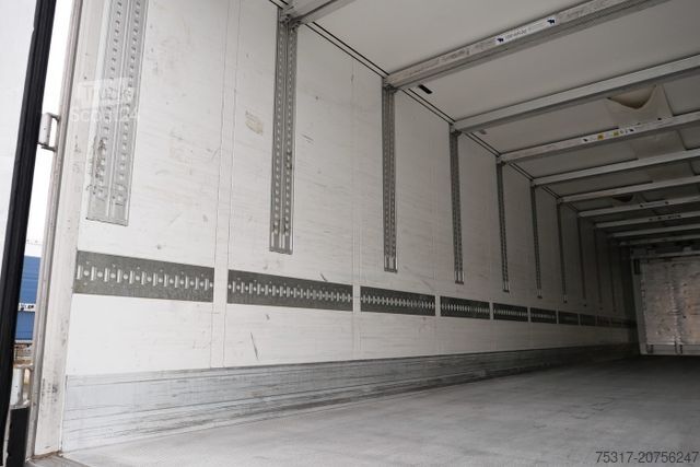 Kylsläpvagn SCHMITZ CARGOBULL SKO 24/CARRIER 1550/DOPPELSTOCK/BLUMEN 258tsd km