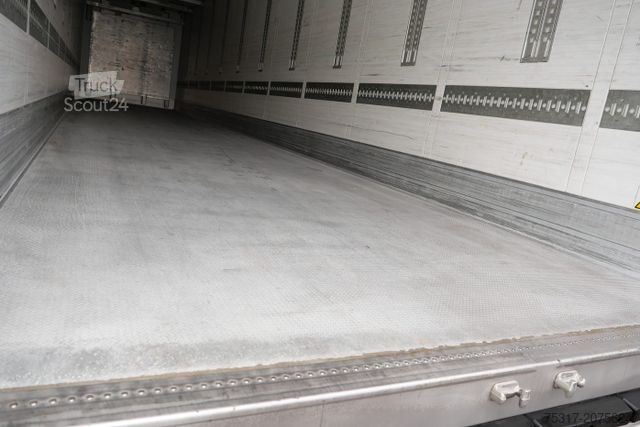 Kylsläpvagn SCHMITZ CARGOBULL SKO 24/CARRIER 1550/DOPPELSTOCK/BLUMEN 258tsd km