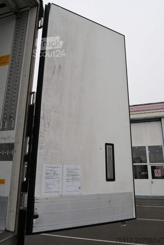 Kylsläpvagn SCHMITZ CARGOBULL SKO 24/CARRIER 1550/DOPPELSTOCK/BLUMEN 258tsd km