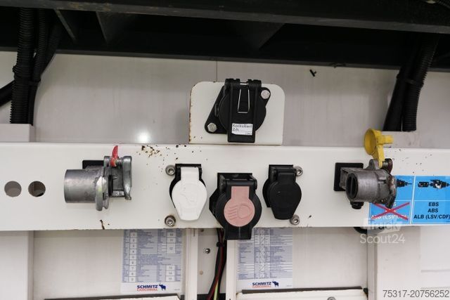 Kylsläpvagn SCHMITZ CARGOBULL SKO 24/CARRIER 1550/DOPPELSTOCK/BLUMEN 258tsd km