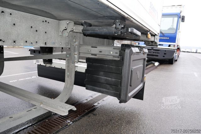 Kylsläpvagn SCHMITZ CARGOBULL SKO 24/CARRIER 1550/DOPPELSTOCK/BLUMEN 258tsd km