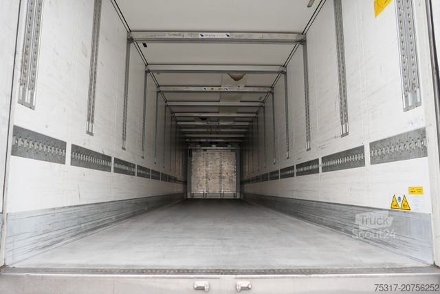 Kylsläpvagn SCHMITZ CARGOBULL SKO 24/CARRIER 1550/DOPPELSTOCK/BLUMEN 258tsd km