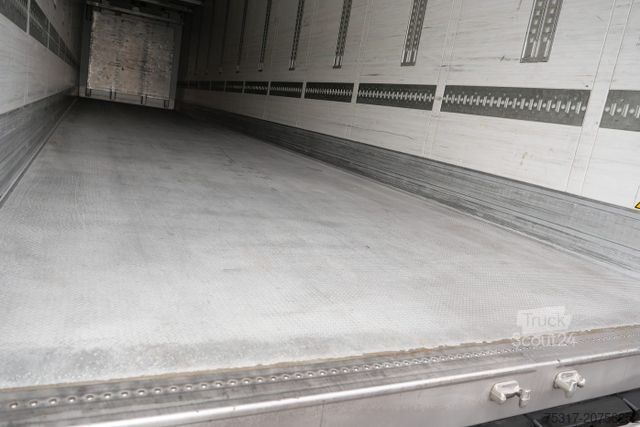 Kylsläpvagn SCHMITZ CARGOBULL SKO 24/CARRIER 1550/DOPPELSTOCK/BLUMEN 258tsd km