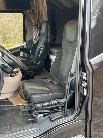 Standard dragbil DAF XG 530 FT 4x2 BL Retarder Schubbodenhyd. CornerV