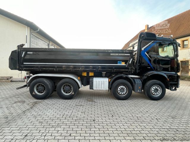 Tippbil MERCEDES-BENZ Arocs 3251 8x4 BB Meiller Bordmatik neu bereift