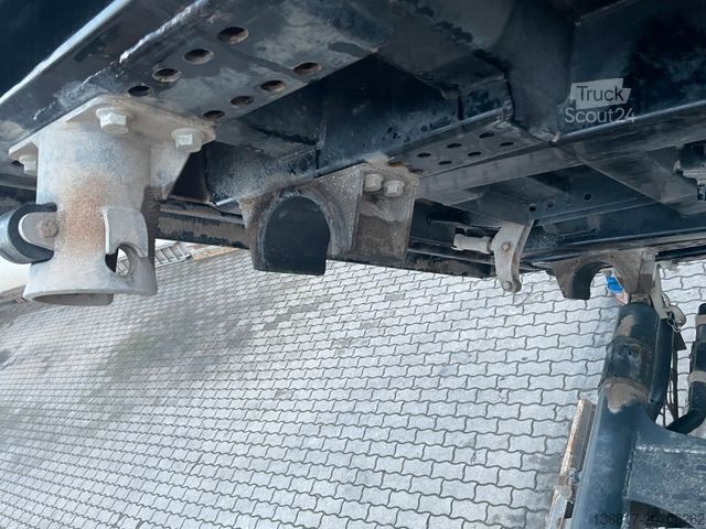 Tippbil MERCEDES-BENZ Arocs 3251 8x4 BB Meiller Bordmatik neu bereift