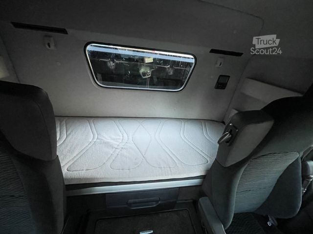 Tippbil MERCEDES-BENZ Arocs 3251 8x4 BB Meiller Bordmatik neu bereift