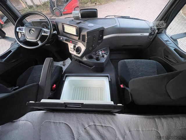 Tippbil MERCEDES-BENZ Arocs 3251 8x4 BB Meiller Bordmatik neu bereift