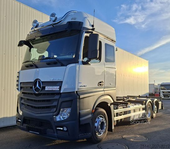 Camion con cassone intercambiabile MERCEDES-BENZ 2540 L Actros 6x2 Fahrschule 5-Sitzer Liftachse