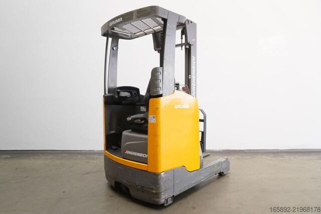 Stivuitor cu catarg retractabil Jungheinrich ETV112