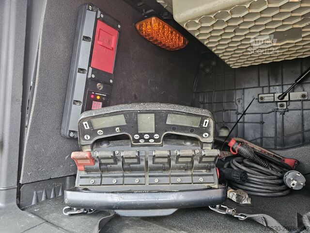 Camion-grue Volvo FH 540 8x4*4 / HIAB 548E-9 CRANE + WINCH / KRAN