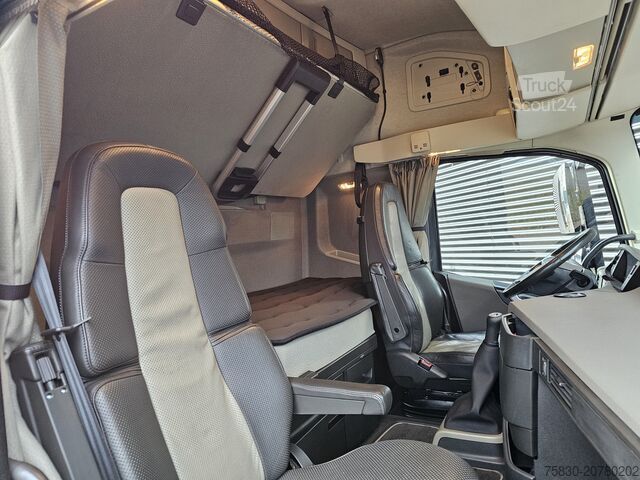 Autokrāna kravas automašīna Volvo FH 540 / 8x4*4 / HIAB 548E-9 CRANE/KRAN / WINCH
