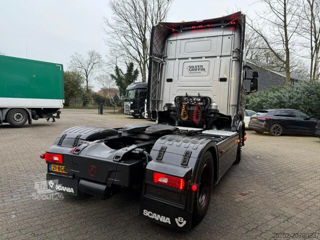 Standartinis-SZM Scania R580 V8 Silver Griffin 033/100 Original NL, Ful...