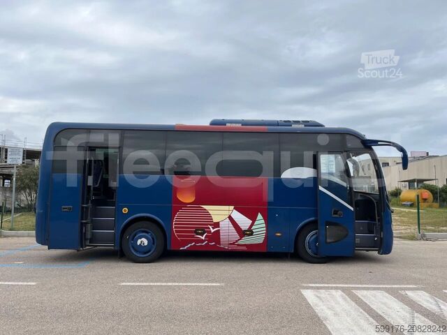 Távolsági busz King Long XMQ6800