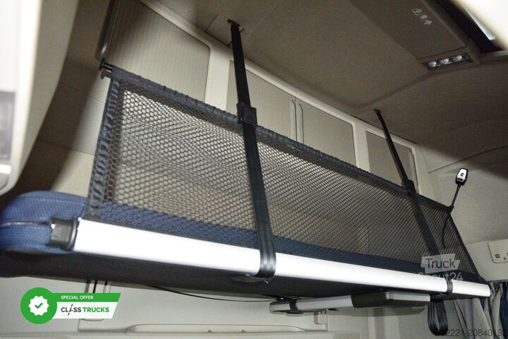 τυπική μονάδα τράκτορα VOLVO FH 460 Globetrotter XL Varios i-Save