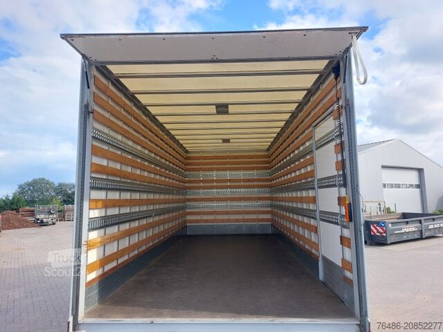 Vrachtwagen met bakwagen DAF LF 45