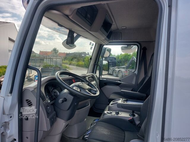 Vrachtwagen met bakwagen DAF LF 45