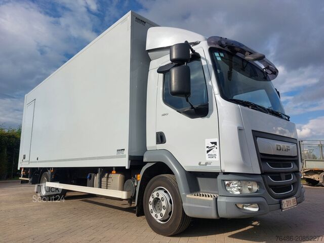 Vrachtwagen met bakwagen DAF LF 45