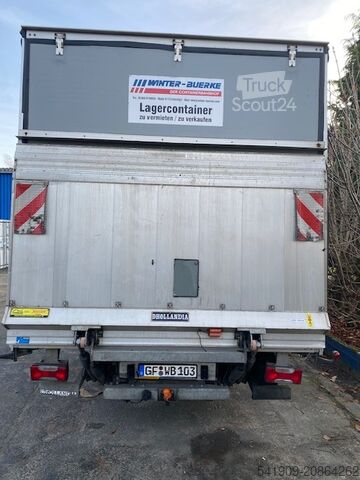 Samochód ciężarowy 7,5 t z plandeką / windą załadunkową Iveco 70C18