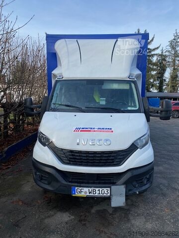 Samochód ciężarowy 7,5 t z plandeką / windą załadunkową Iveco 70C18