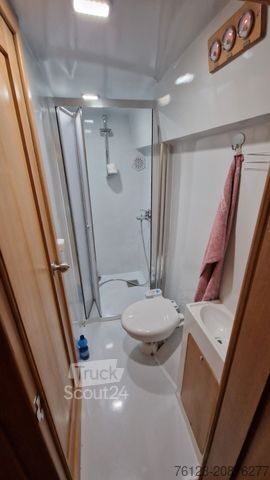 Kombi/kamping vozilo Neoplan Starliner 2 XXL Wohnbus Setra