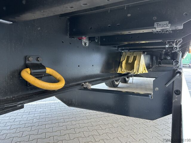 Kufr Kässbohrer Maxima XJ2 / Box / Laadklep 2500 kg / Liftas
