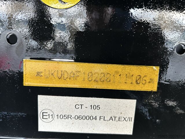 Kufr Kässbohrer Maxima XJ2 / Box / Laadklep 2500 kg / Liftas