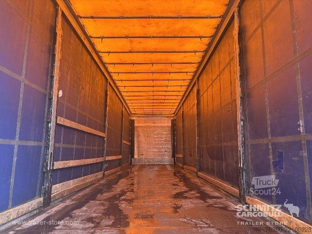 Öppen semitrailer med kapell Schmitz Cargobull Semitrailer Curtainsider Mega