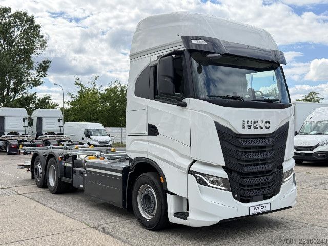 Kamion sa zamjenjivom nadogradnjom IVECO AS260S46Y/FS CM CNG