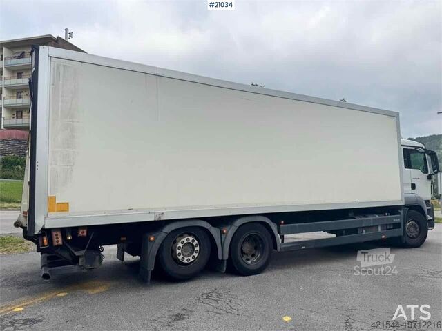 Valise MAN TGS 26.400 6x2 Box truck w/ Full side opening. WAT