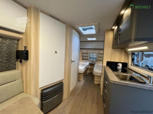 Lakókocsi HOBBY De Luxe 495 UL IC-Line 1800 kg / Mover / ETS