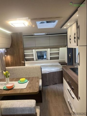 Lakókocsi HOBBY Excellent Edition 545 KMF Modell 2026