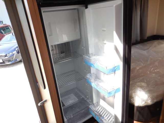 Daļēji integrēta kemperis ORANGECAMP /Knaus T 680 FB Edition Salt