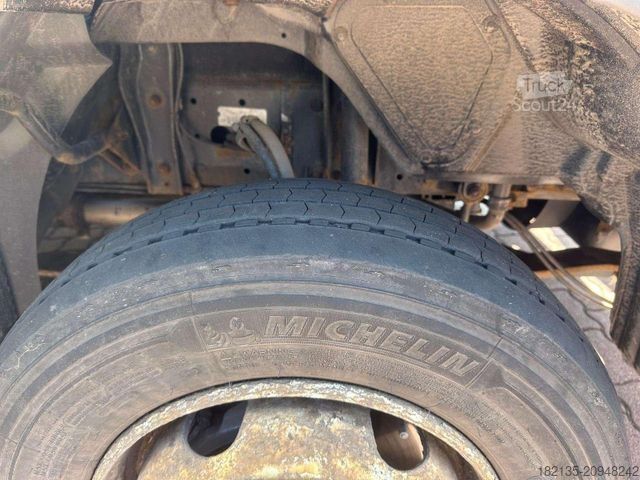 Фургон MAN TGL 8.180 4x2 BL