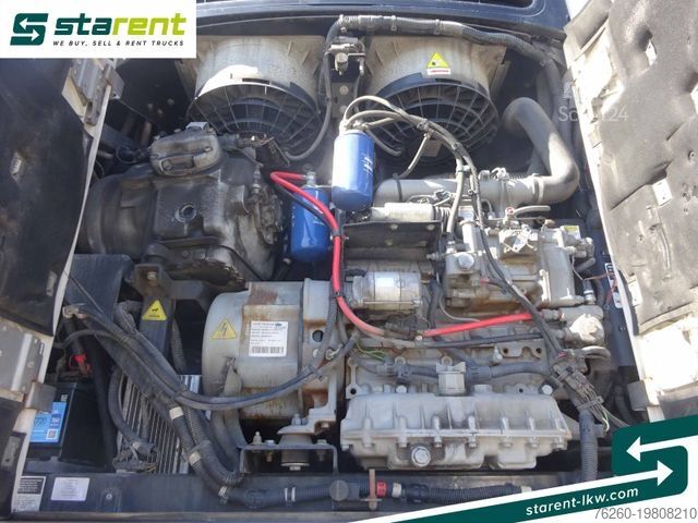 Hladilna polprikolica KRONE Carrier Vector 1950 Doppelstock Liftachse