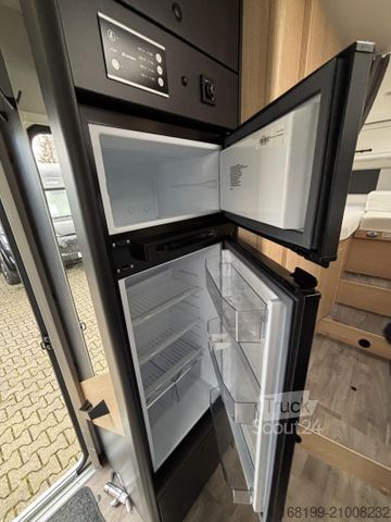 Polintegriran avtodom SUNLIGHT Adventure T 68 Adventure Edition