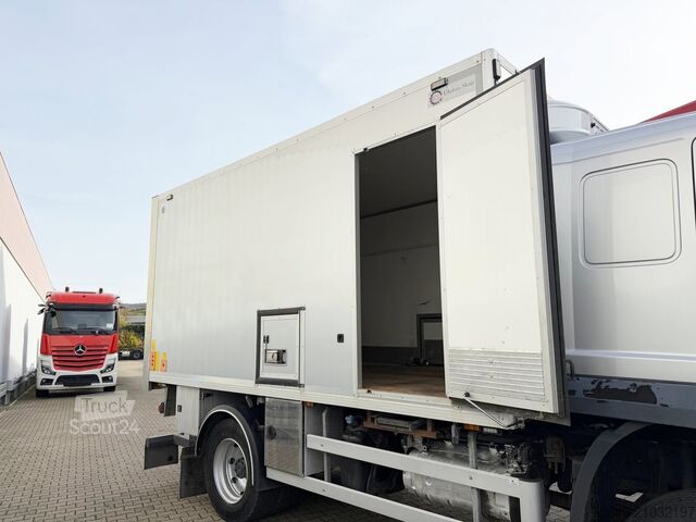 Camion caisson Mercedes-Benz Atego 1330 4x4 Atego 1330 4x4, Iso-Koffer mit Heizung, LBW
