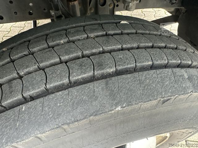 Driezijdige kipper bestelwagen Mercedes-Benz Atego 815 K 4x2 Atego 815 K 4x2, 2x AHK